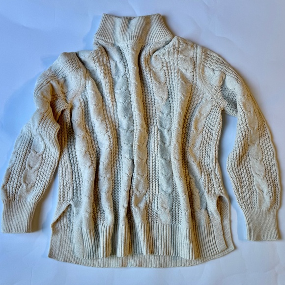 Banana Republic cream cable knit sweater Size Medium - Picture 1 of 10